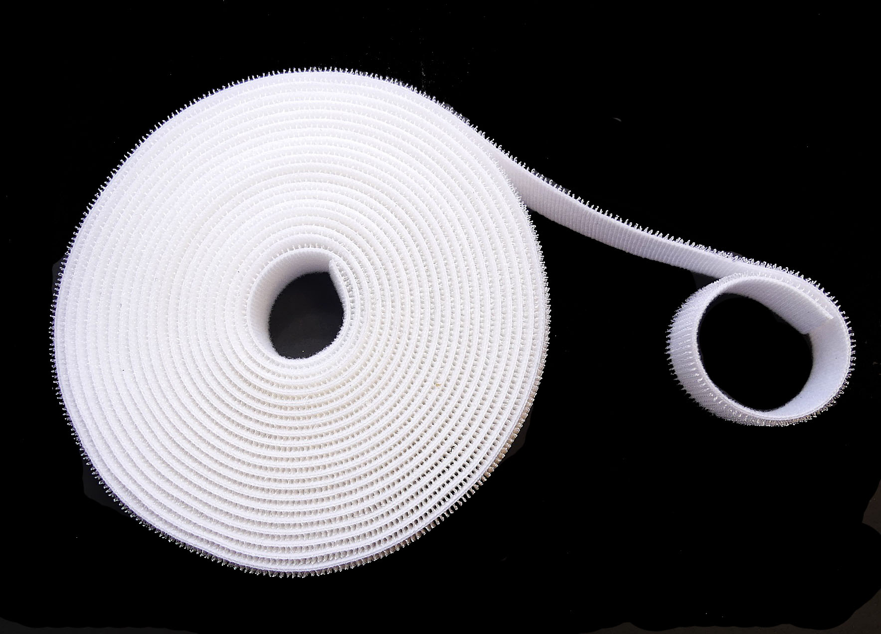 Tépőzár kétoldalas, "kötegelő" 20 mm, fehér, 490 Ft/m ( 5 méteres) 